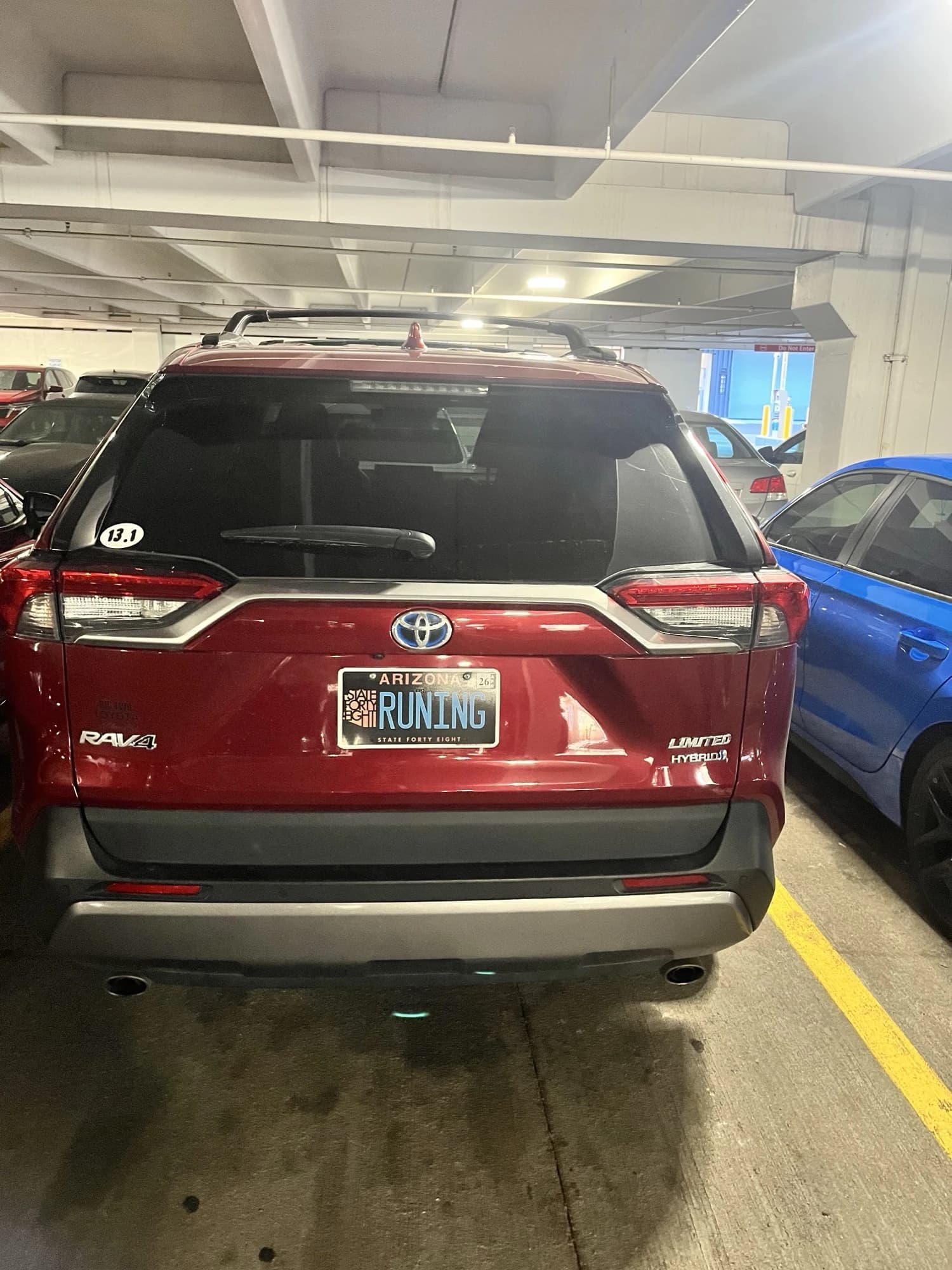 Toyota RAV4 — plate “runing”